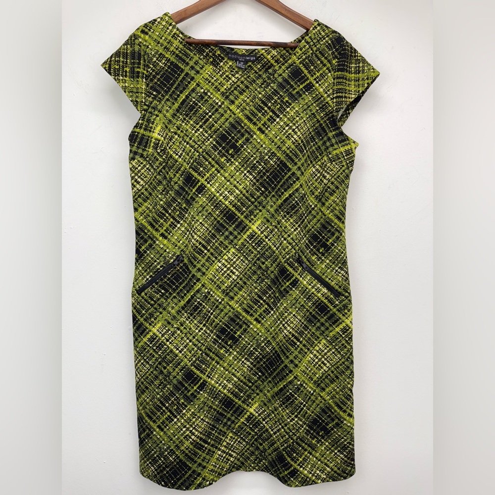 Madison Leigh size 12 Petite Women’s Black Green Plaid Cap Sleeve Dress